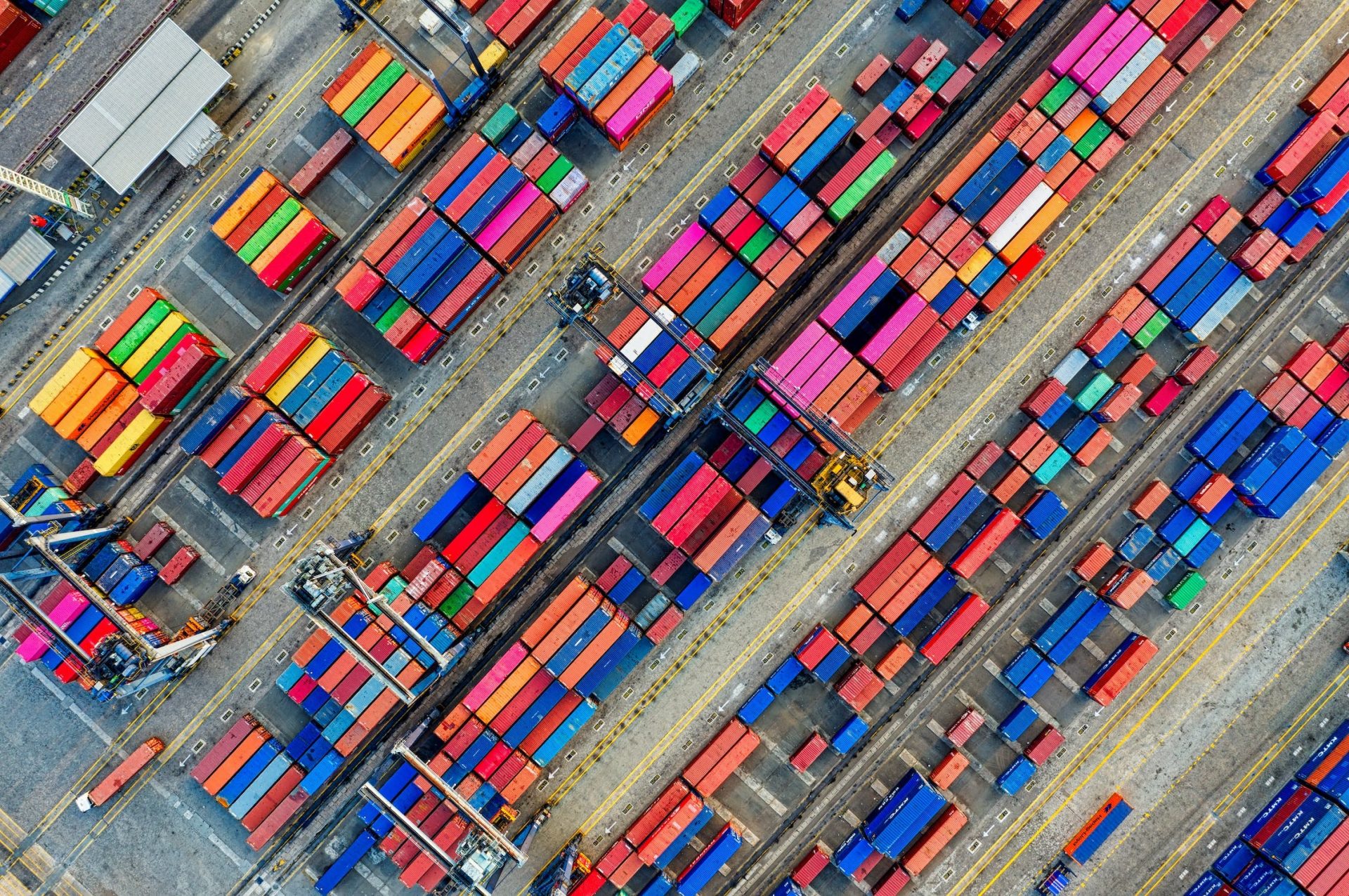 5 Common Supply Chain Fears (And How SentryLink Eases Them)